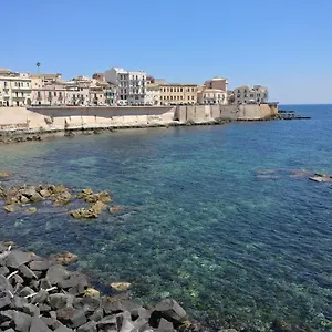 ortigia-porta-del-mare.sicilyhotelsitaly.net/