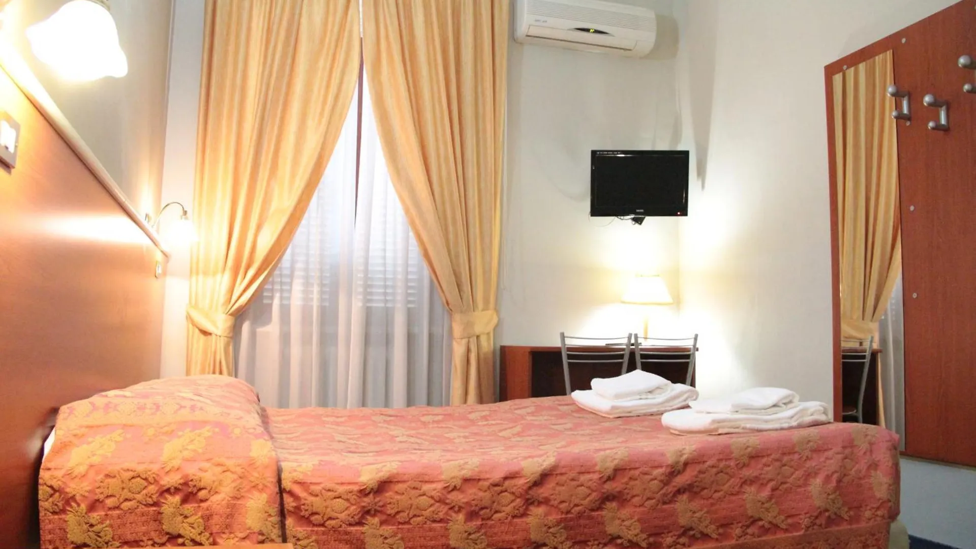 Hotel Mm Dateo Милан Италия